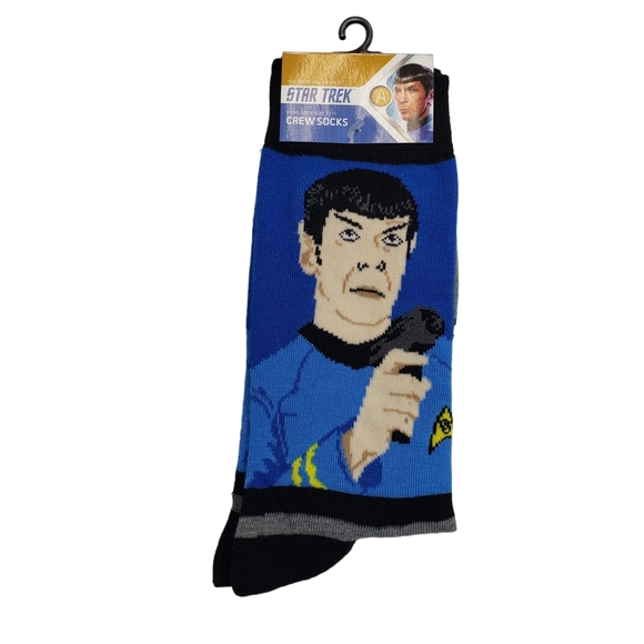 New, 4 pairs of Star Trek Crew Socks. Fits foot sizes 10-13.F005DT, November 2 - Picture 3 of 6